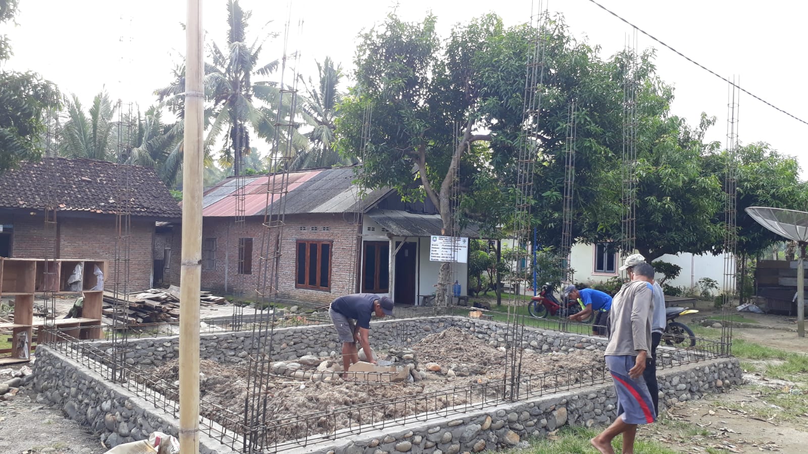 PEMBANGUNAN TPQ DESA TANJUNG BETUAH