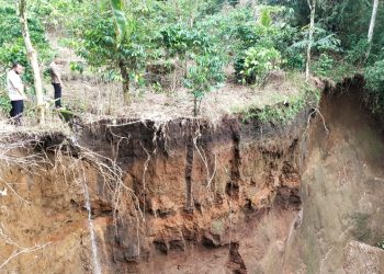 5 Rumah warga dan 1 gedung PAUD nyaris amblas