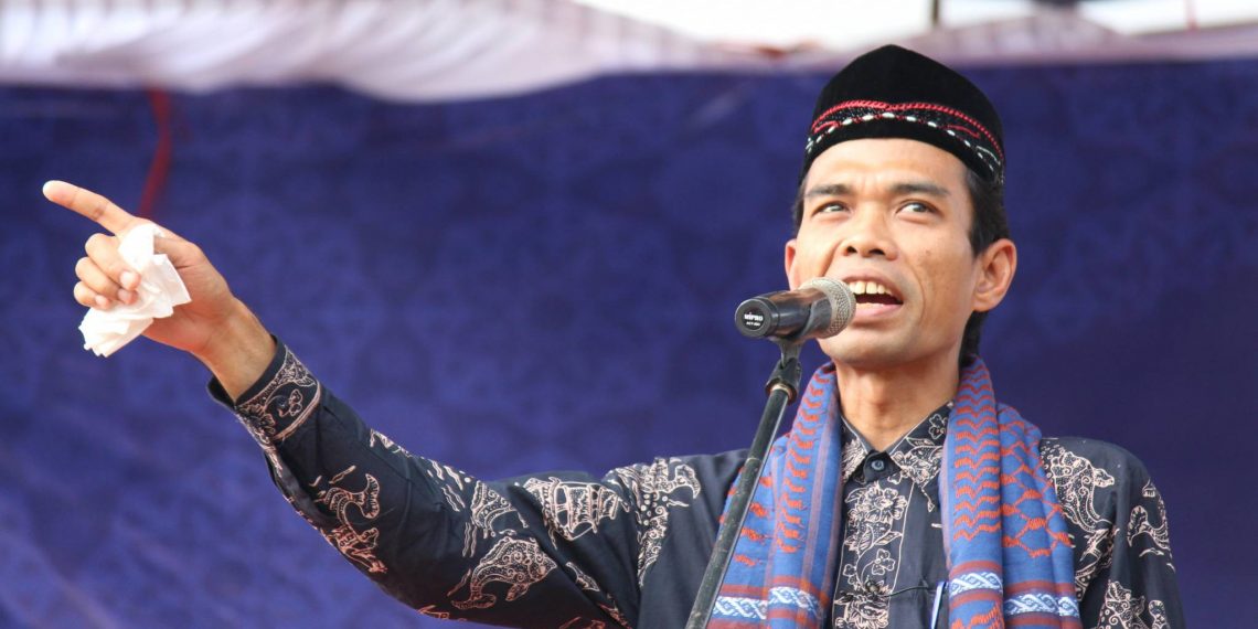Ustad Berikan Pencerahan Pada Acara di desa