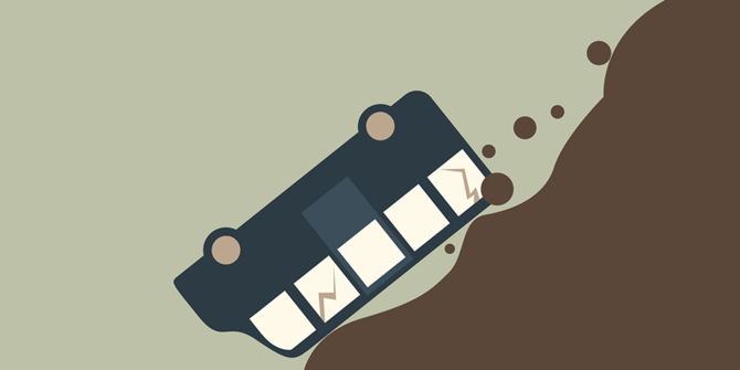 Hilang Kendali, Minibus Maven Terjun ke Jurang